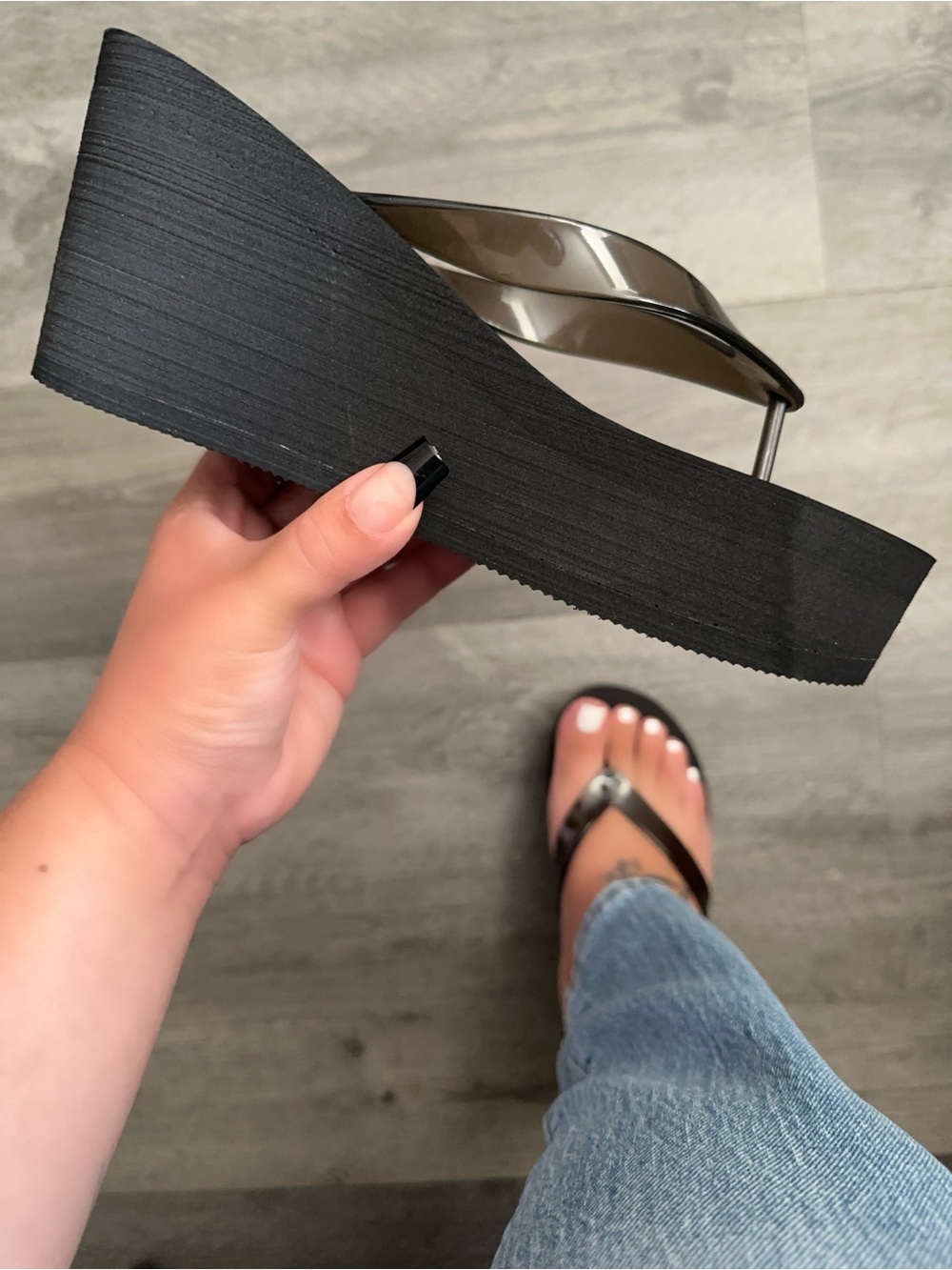 🖤 Black Platform Wedge Flip Flop Sandals | Minimalist Glam Summer Shoes 🖤 - Picture 3 of 7